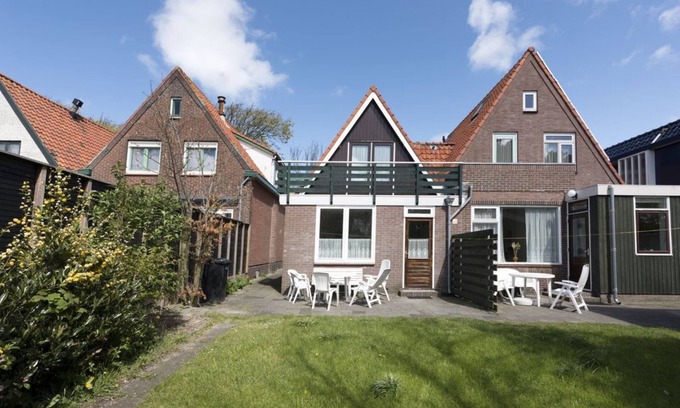 Egmond aan Zee House | Holiday house with garden near the Nat. Park, supermarket, shops and restaurants.