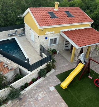 Vir House | Holiday House with playground - 3 min from the beach
