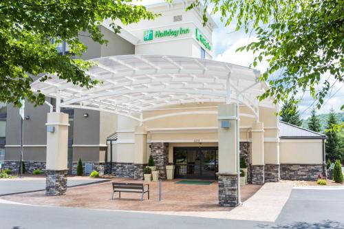 Boone Hotel | Holiday Inn - Boone - University Area by IHG