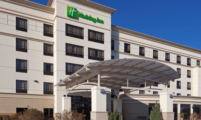 Carbondale Hotel | Holiday Inn Carbondale-Conference Center by IHG