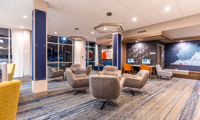 Charlottesville Hotel | Holiday Inn Express & Suites Charlottesville by IHG