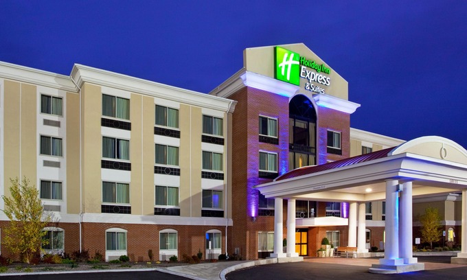 Niagara Falls Hotel | Holiday Inn Express & Suites Niagara Falls, an Ihg Hotel