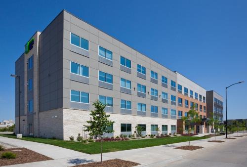 Downtown Des Moines Hotel | Holiday Inn Express and Suites Des Moines Downtown by IHG