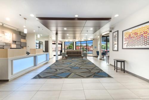 Brewery District Hotel | Holiday Inn Express - Columbus Downtown by IHG