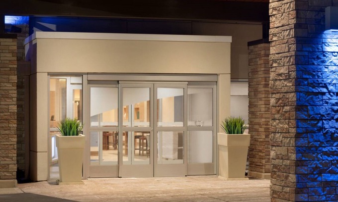 Terry Sanford Hotel | Holiday Inn Express Fayetteville – Fort Bragg by IHG