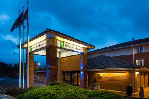Quedgeley Hotel | Holiday Inn Express Gloucester - South by IHG