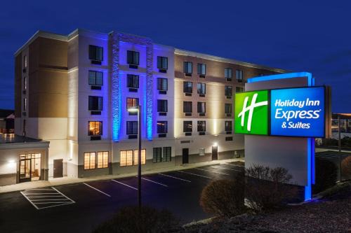 Woonsocket Hotel | Holiday Inn Express Hotel & Suites Providence-Woonsocket by IHG