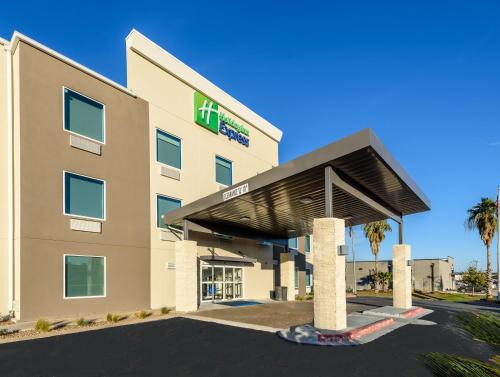 Bastrop Hotel | Holiday Inn Express Hotel and Suites Bastrop by IHG