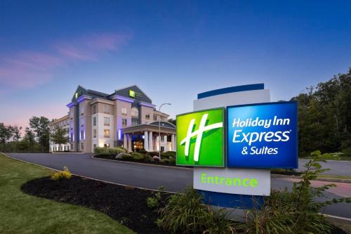 Hamburg Hotel | Holiday Inn Express Hotel & Suites Hamburg by IHG
