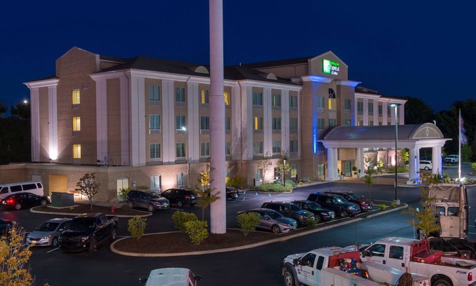 Dickson City Hotel | Holiday Inn Express Hotel and Suites Scranton by IHG