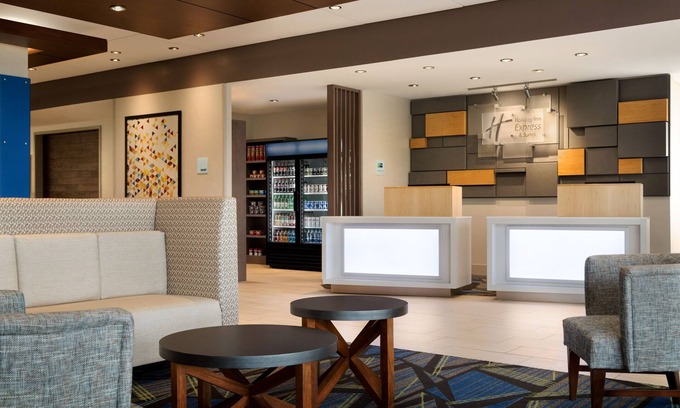 Middletown Hotel | Holiday Inn Express & Suites Middletown by IHG