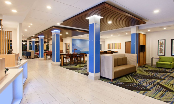 Moses Lake Hotel | Holiday Inn Express & Suites Moses Lake by IHG