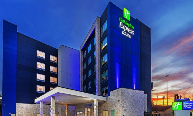 Northside Hotel | Holiday Inn Express & Suites - Houston - Downtown North by IHG