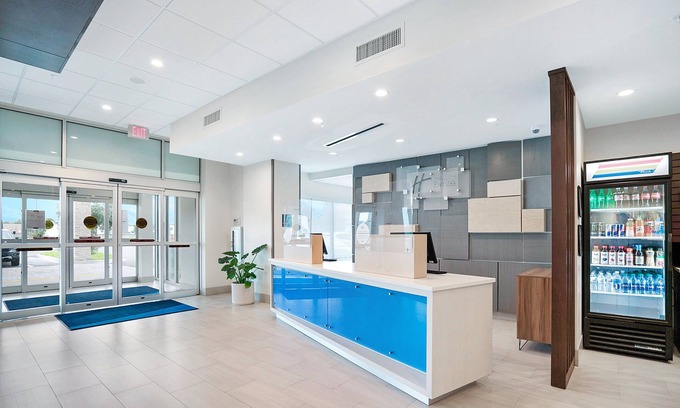 Southside Hotel | Holiday Inn Express Jacksonville South Bartram Prk by IHG