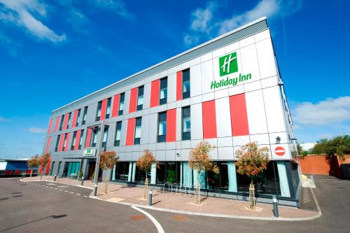 Luton Hotel | Holiday Inn London Luton Airport by IHG