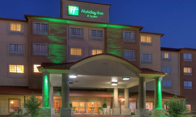 Albuquerque Hotel | Holiday Inn & Suites Albuquerque Airport by IHG