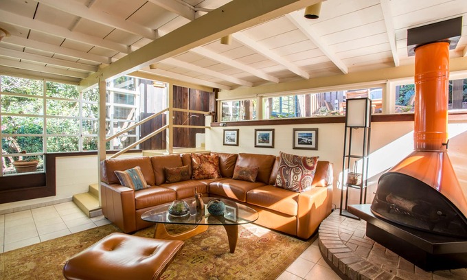 Beach Barber Tract House | Holiday Sale! Secluded Redwood WindanSea Beach Bungalow, New Bikes, Hot tub!