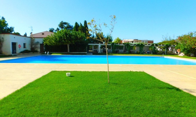 Roses Apartment | Holiday studio with pool and unobstructed views in Roses, Costa Brava