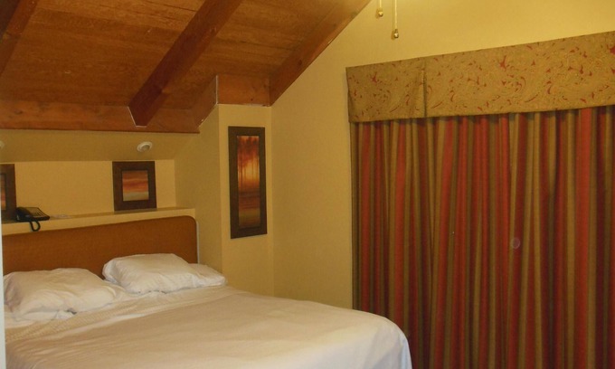 Gatlinburg Ski Chalet | Holiday Vacation In Gatlinburg, TN