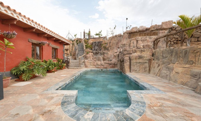 El Rincon Villa | Holiday Villa 'La Casita' with Mountain Views, Wi-Fi and Air Conditioning