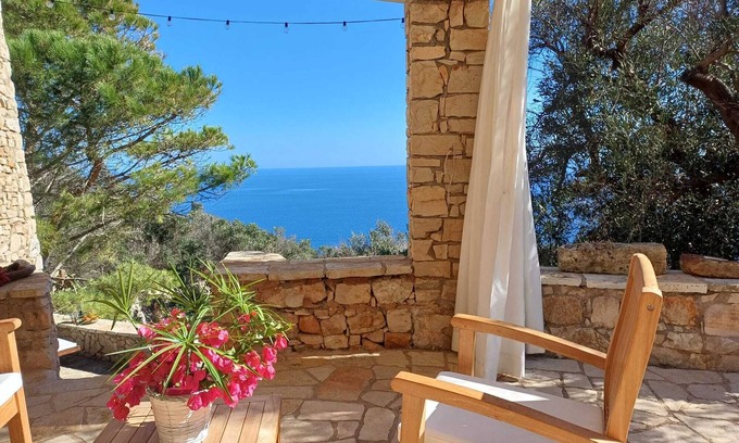 Gagliano del Capo Villa | HOLIDAY VILLA BY THE SEA WITH EXCLUSIVE GARDEN OF 3000 SQM