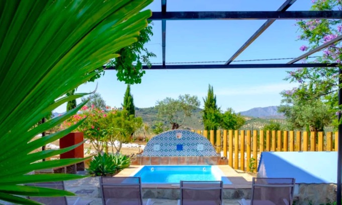 Alozaina Apartment | Holidays2Alozaina Fresquedal 2 bedrooms apartment with pool, BBQ in countryside