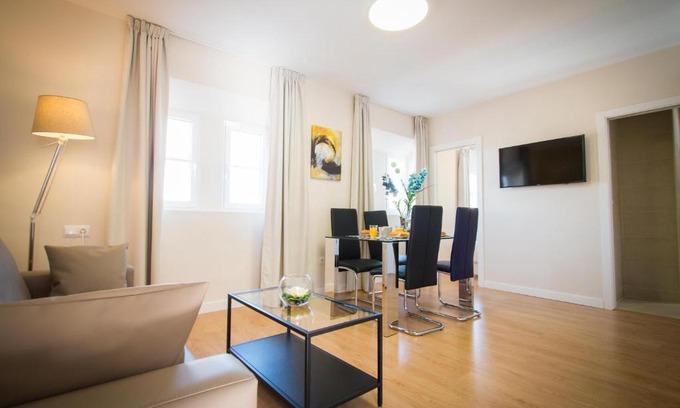 Centro Apartment | Holidays2Malaga Calle Nueva High Speed WIFI