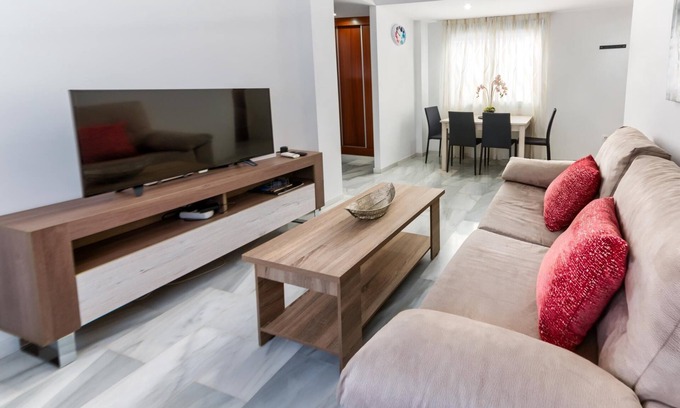 Plaza de Toros Vieja Apartment | Holidays2Malaga Salitre Apartment close Train Station and Old Town Malaga