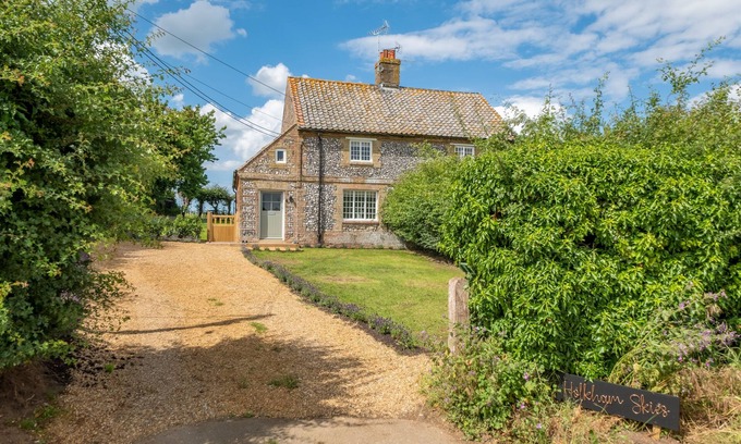Wells-next-the-Sea Cottage | Holkham Skies, Wells-next-the-Sea, Norfolk