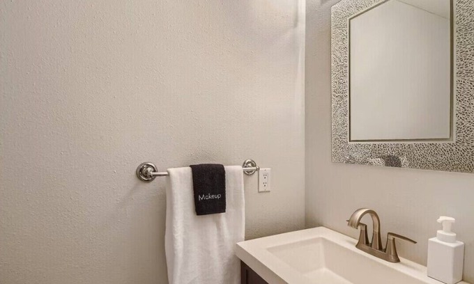 Oak Lawn House | Holland Heights