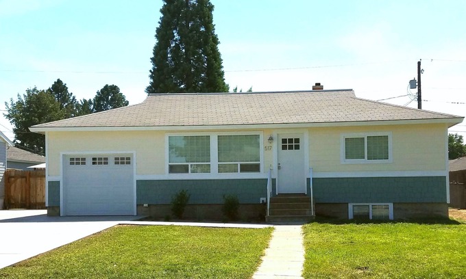 Richland House | Holland House Hanford Beach Bungalow