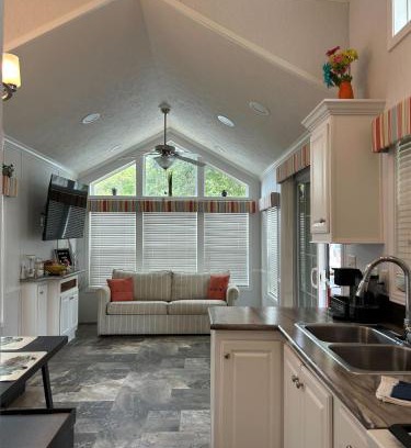 Holly Ridge Resort | Holly Ridge Retreat with Loft and Pet Friendly plus Long Term Stay Allowed
