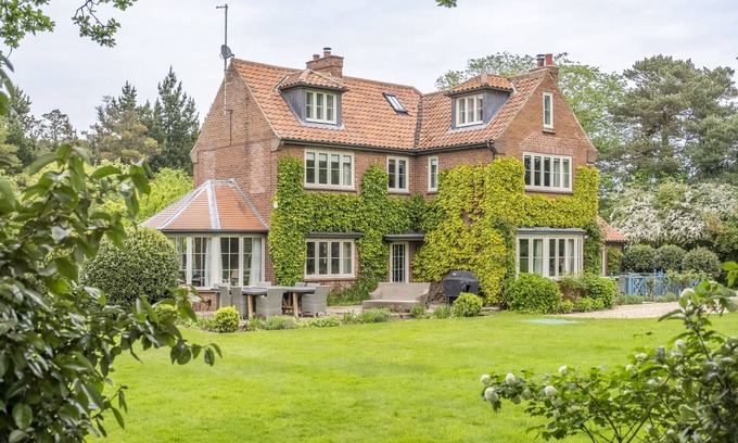 Hunstanton House | Holmbush, Thornham, Norfolk
