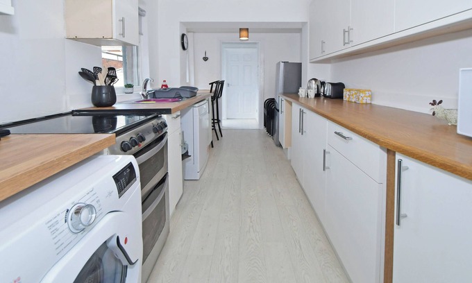 Crewe House | Holt House - By Sigma Stays
