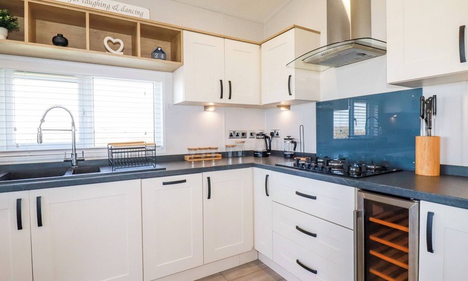 Truro Cottage | HOLYWELL VIEW 19, pet friendly, with pool in Goonhavern