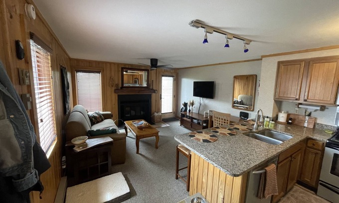 Snowshoe Apartment | Home Away From Home - Powderidge