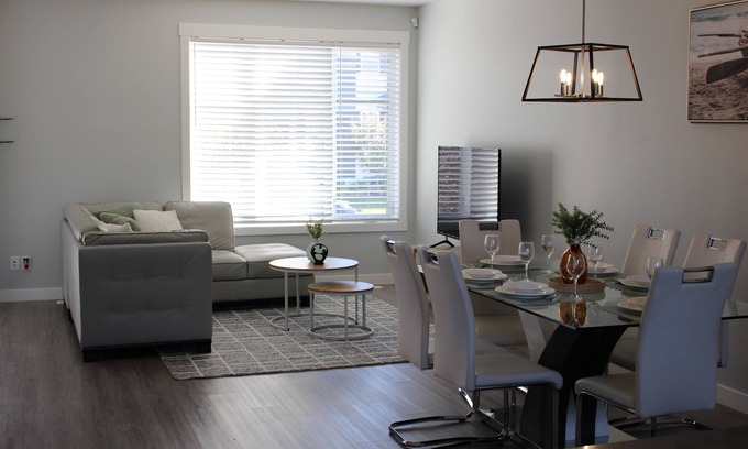 Calgary House | Home away from home~retreat