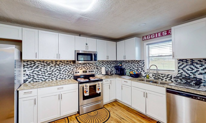 Lyons House | Home near Somerville Lake with firepit, BBQ pit, gazebo, washer/dryer, & patio