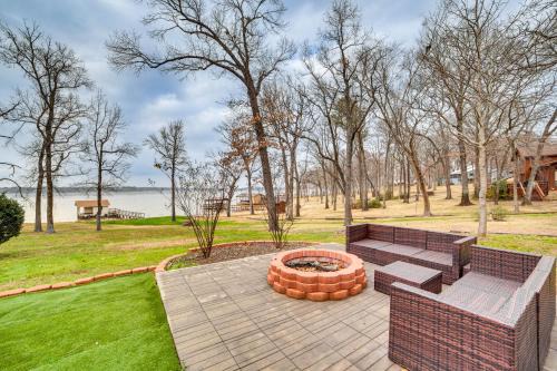 Yantis House | Home on Lake Fork Patio, Grill and Fire Pit!