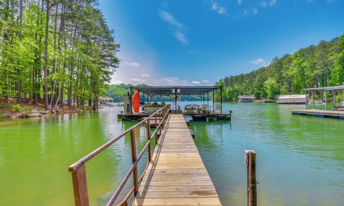 Gainesville House | Home on Lake Lanier w/Dock & Water Views