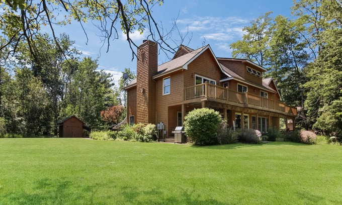 Glen Arbor House | Home On The Crystal River In Glen Arbor! Pontoon Available to rent