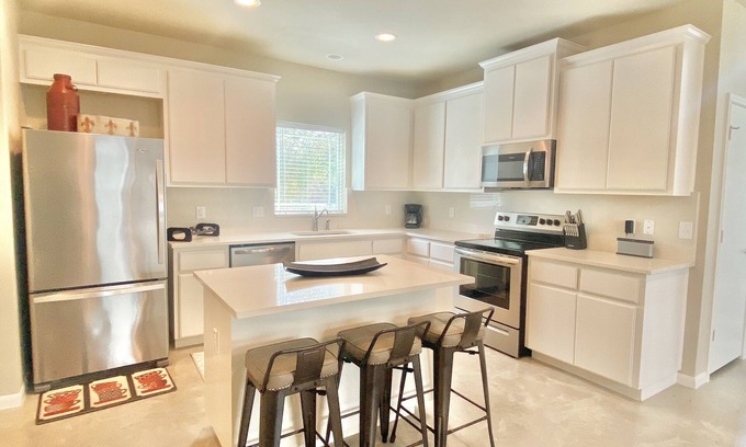 Liberty Hill House | Home on the Grange - Downtown Liberty Hill