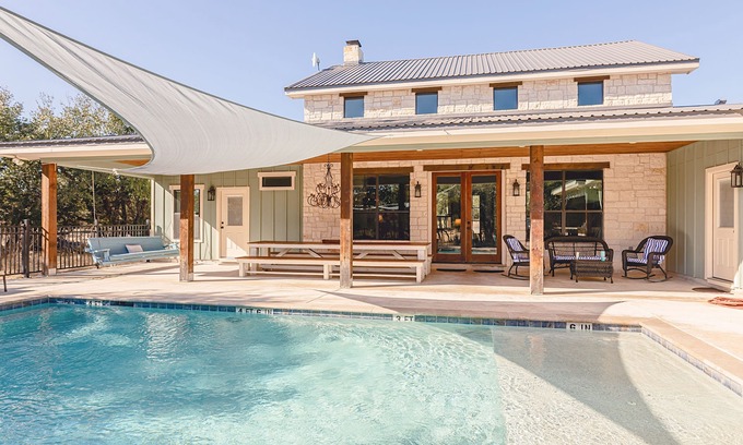 Sabinal House | Home on the Range @ Buchanan Vacation - On Golf Course, POOL & FREE RIVER ACCESS