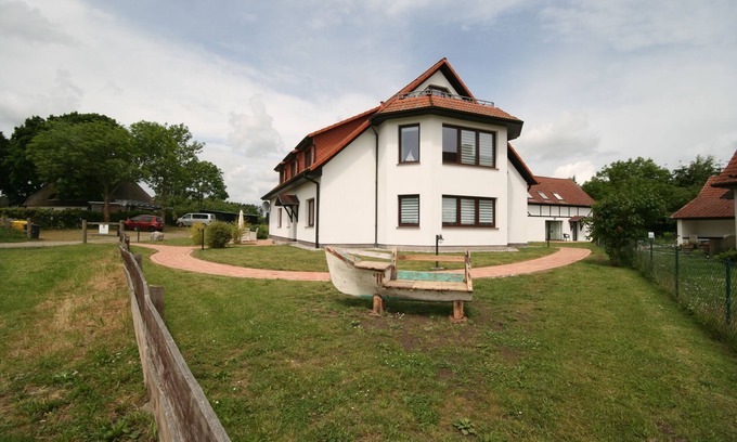 Luetow Apartment | Home 'seal' very pretty 40 sqm apartment is just 100 meters from the water
