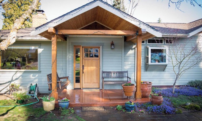 Ashland House | Home Sweet Home - Relax w/ Beautiful Big Yard and Steam Shower