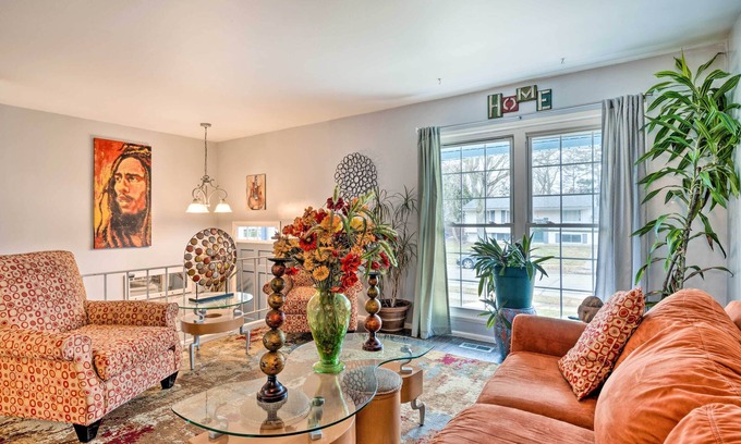 Indianapolis House | Home w/Fire Pit - 8 Mi to Dtwn Mile Square!