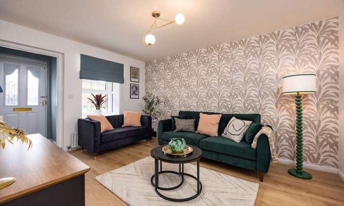 Leeds House | Homebird Property - Manderston