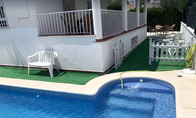 Isla Cristina Villa | Homerez - 300 m away from the beach! Villa for 12 ppl. with swimming-pool