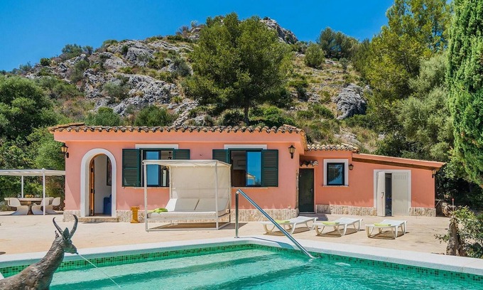Urbanitzacio Gotmar Villa | Homerez - Amazing villa 500 m away from the beach with swimming-pool and jacuzzi