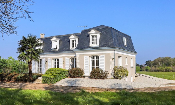 Mont-pres-Chambord Apartment | Homerez - Appartement for 4 ppl. with garden and terrace at Mont-près-Chambord
